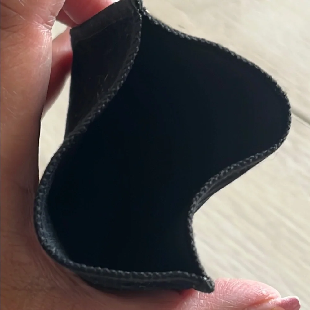 CHANEL :: POUCH